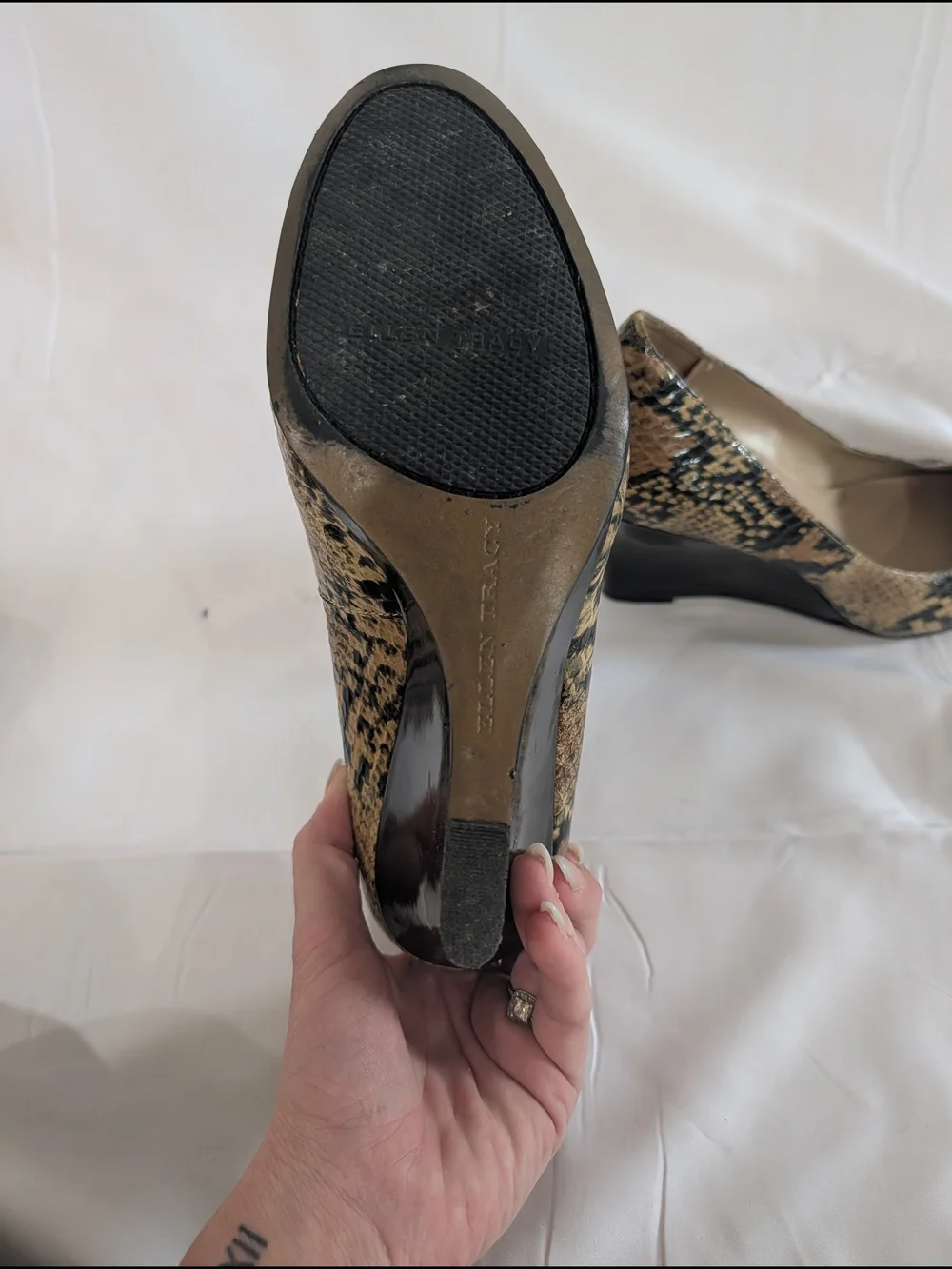 Ellen Tracy Snakeskin Print Wedge Pumps Size 8